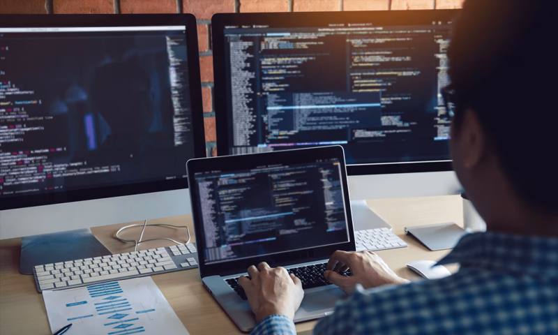 数据科学选型:R与Python如何赋能怀化网站建设?